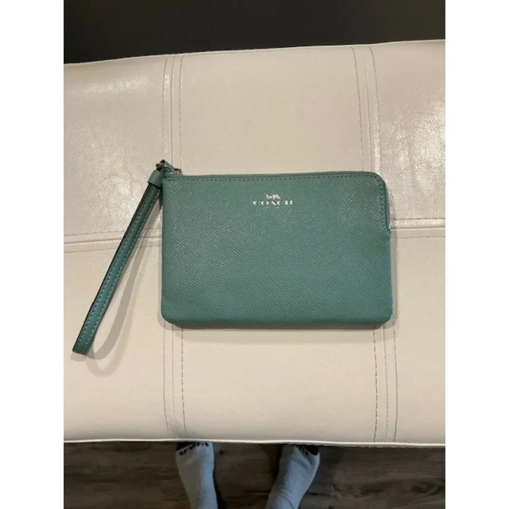 Coach Corner Gray/Blue crossgrain leather Silver Hardware Wristlet ***